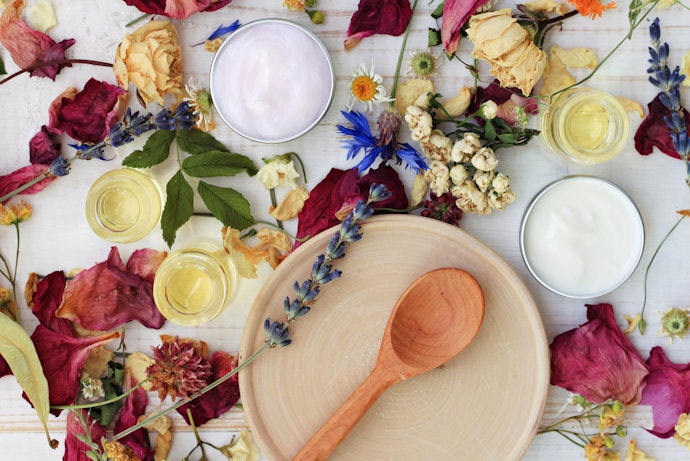 Essential Oils Provide Natural Scents to Your Lip Balm