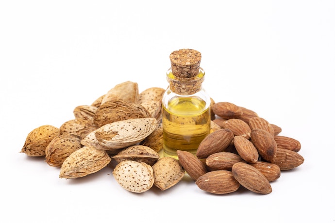 Chapped and Cracked Hands Benefit From Oils, Shea Butter and Vitamin C for Damage and Moisturizing Care