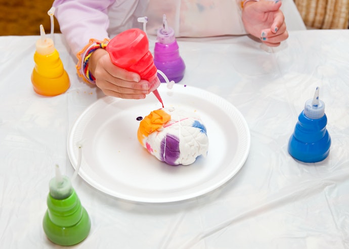 One-Step Kits Allow Easy Tie-Dyeing