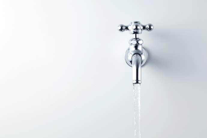 Freestanding Portable Sinks Have Helpful Features