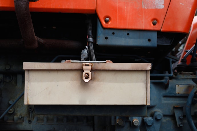 A Truck-Mounted Toolbox for Heavy-Duty Storing and Transporting