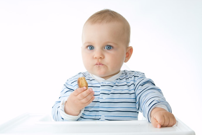 Feeding Finger Foods Helps Motor Skill Development