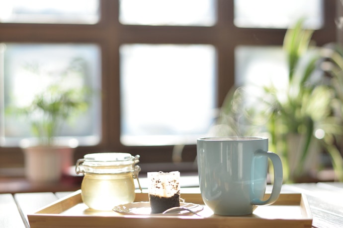 Wooden Trays are Elegant but Prone to Stains and Scratches