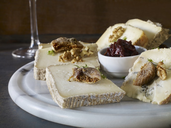 Marble Helps Preserve the Temperature of the Cheese