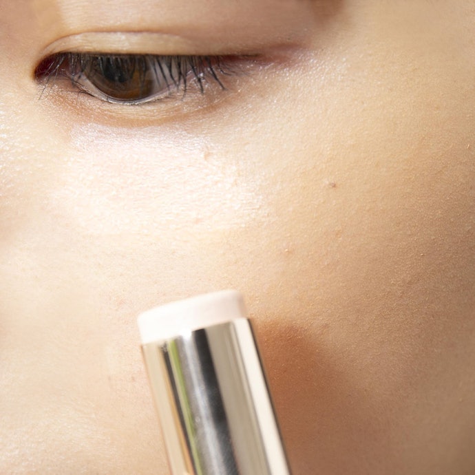 Black Circles: Clear up the Shadows With a Pearly Concealer