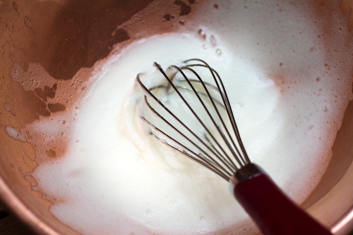 Copper for Whipping Up Egg Whites and Meringues