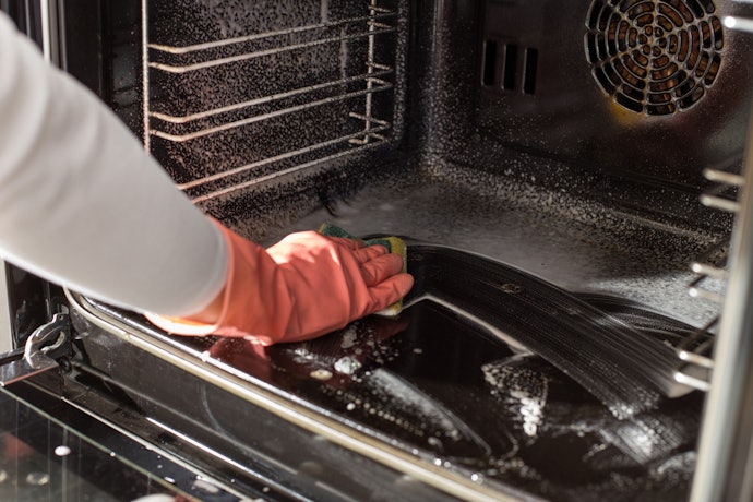 The Oven Walls Require a Grease and Grime Specialist