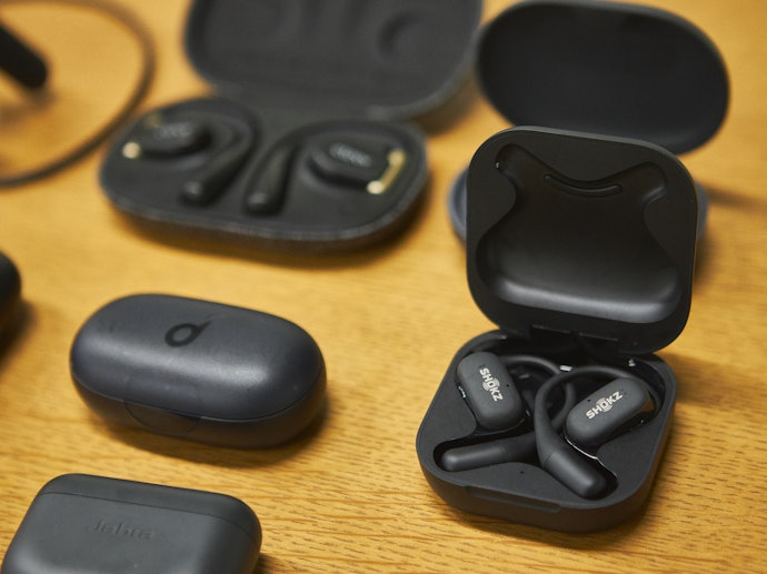 Headphones and Earbuds for Running Evaluation