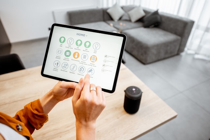 Displays Add Maximum Visual Content and Accessibility