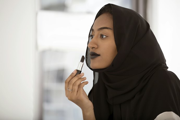Apply the Lipstick Like a Pro