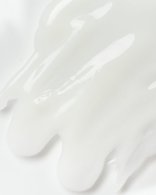 Stratia Velvet Cleansing Milk Image 2