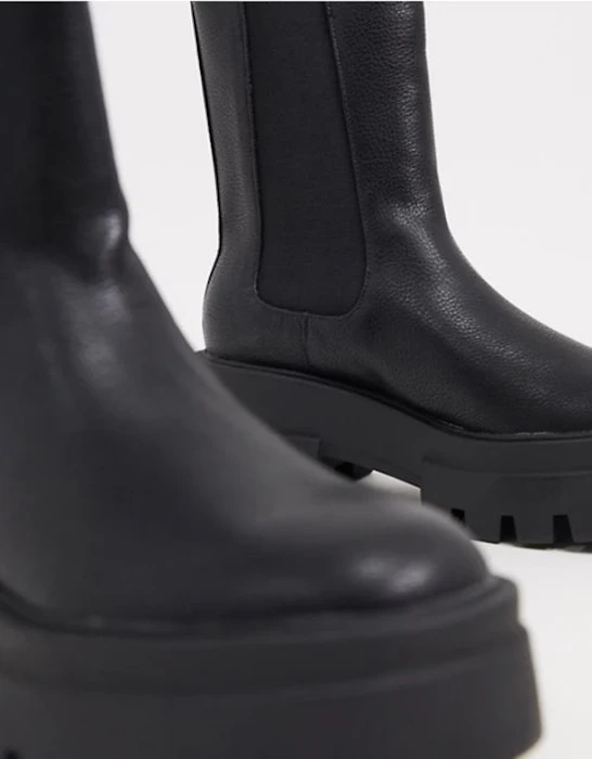 Pull&Bear Platform Chelsea Boot With Cleated Sole in Back Image 2