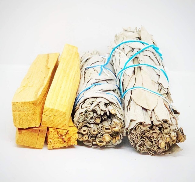 Pachamama Essentials Organic California White Sage & Palo Santo Image 2