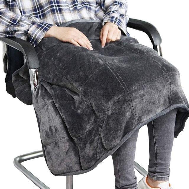 10 Best Lap Blankets in 2022 (Bedsure, MaxKare, and More) 4