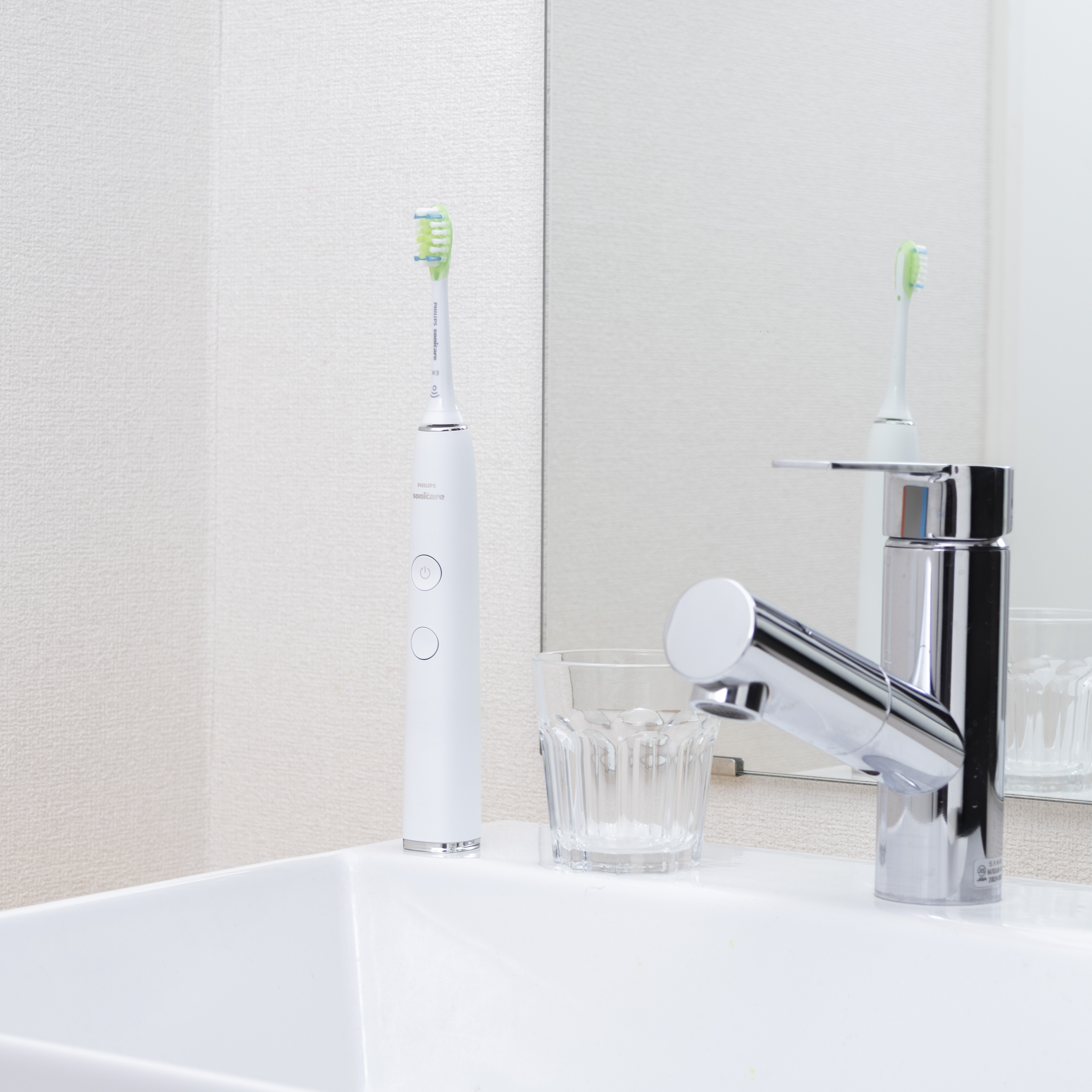 Sonicare DiamondClean Smart 9300 Sonic Electric Toothbrush 7