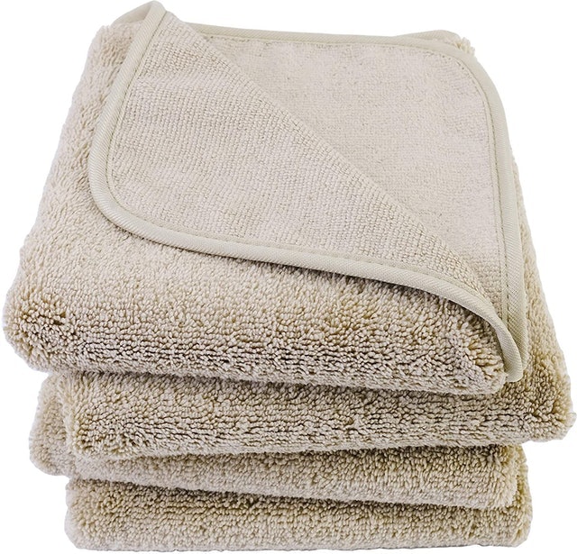 10 Best Hand Towels in 2022 (Amazon Basics, Utopia Towels, and More) 3