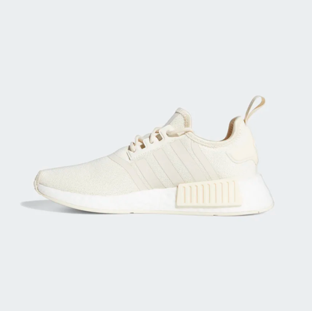 10 Best White Sneakers for Women in 2022 (Nike, adidas, and More) 5