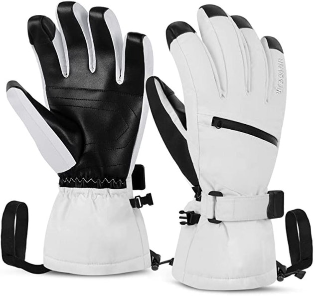 10 Best Women's Snowboard Gloves in 2022 (Carhartt, Andorra, and More) 3