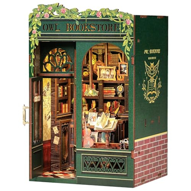 Book Nook Kit - Owl Bookstore 1