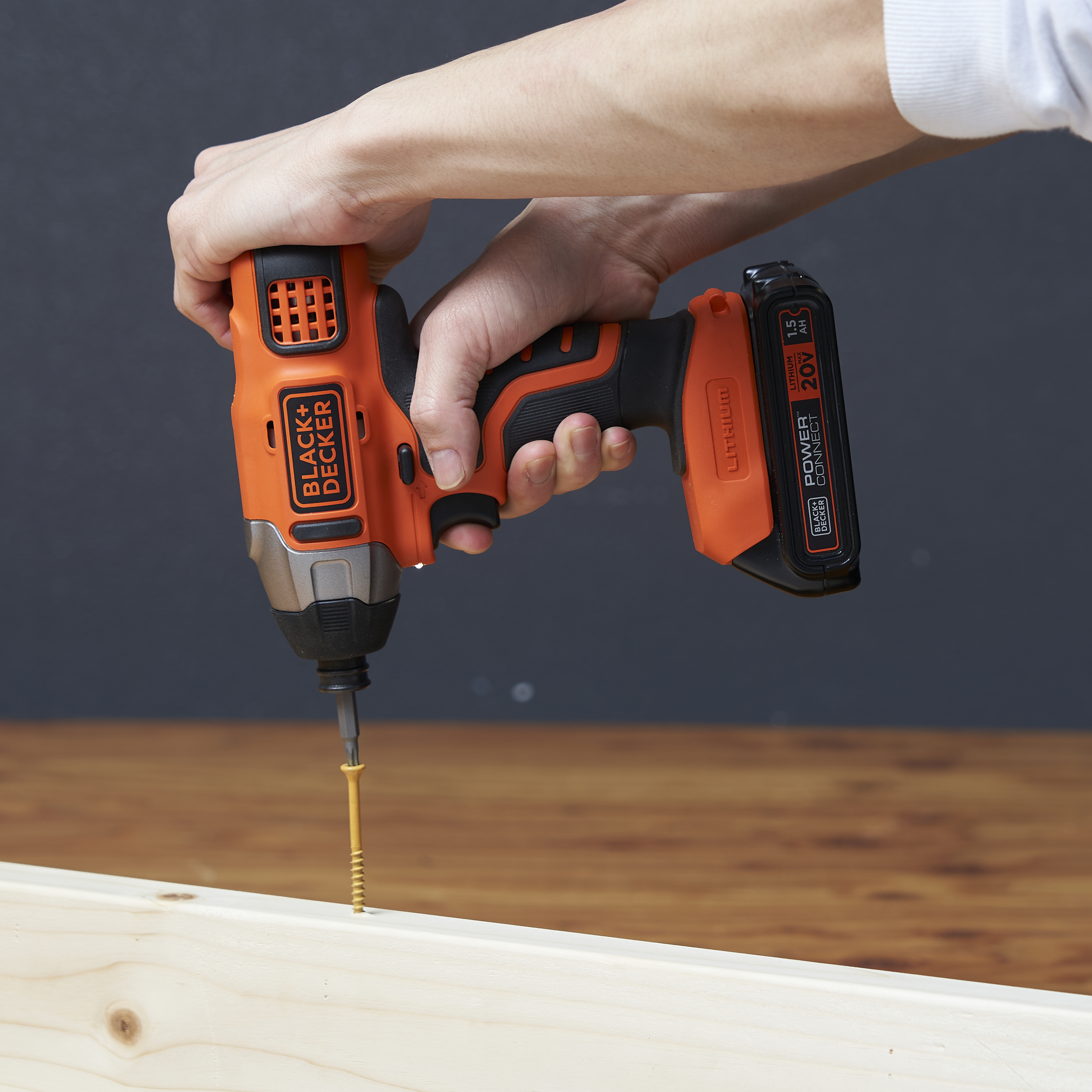 20V MAX* POWERCONNECT 1/4 in. Cordless Impact Driver Kit  5