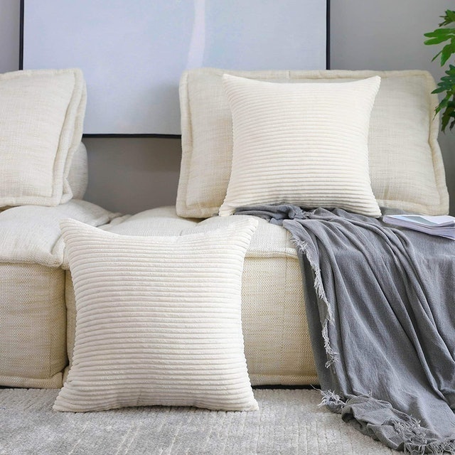 10 Best Throw Pillow Covers in 2022 (PHF, blue page, and More) 1