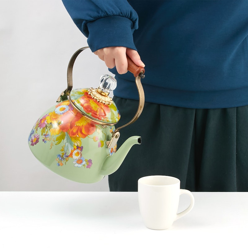 Enameled tea kettle 4