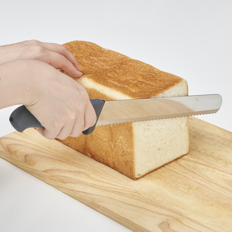 Bread knife and cake slicer 4