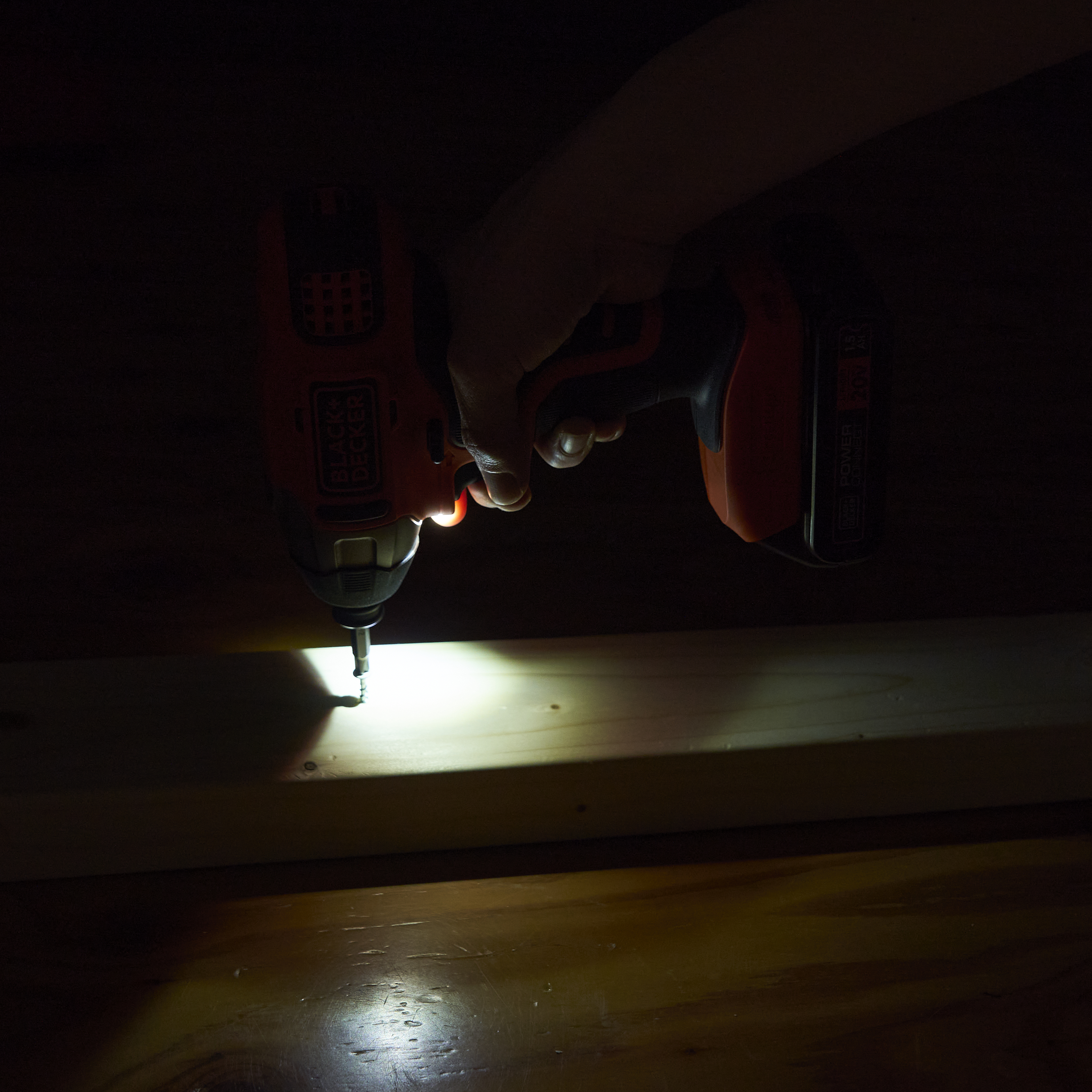 20V MAX* POWERCONNECT 1/4 in. Cordless Impact Driver Kit  6