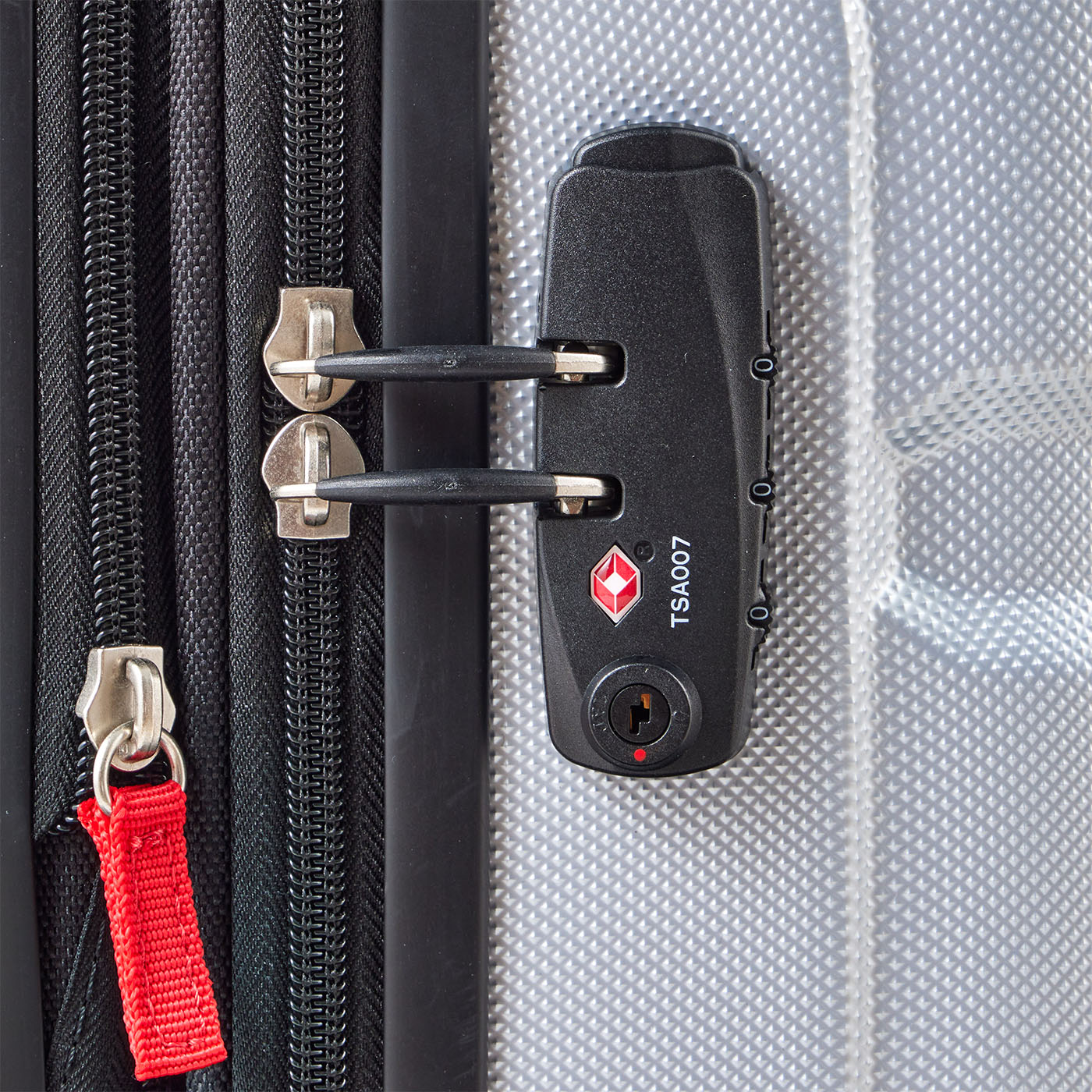 Omni PC Carry-on Spinner 4