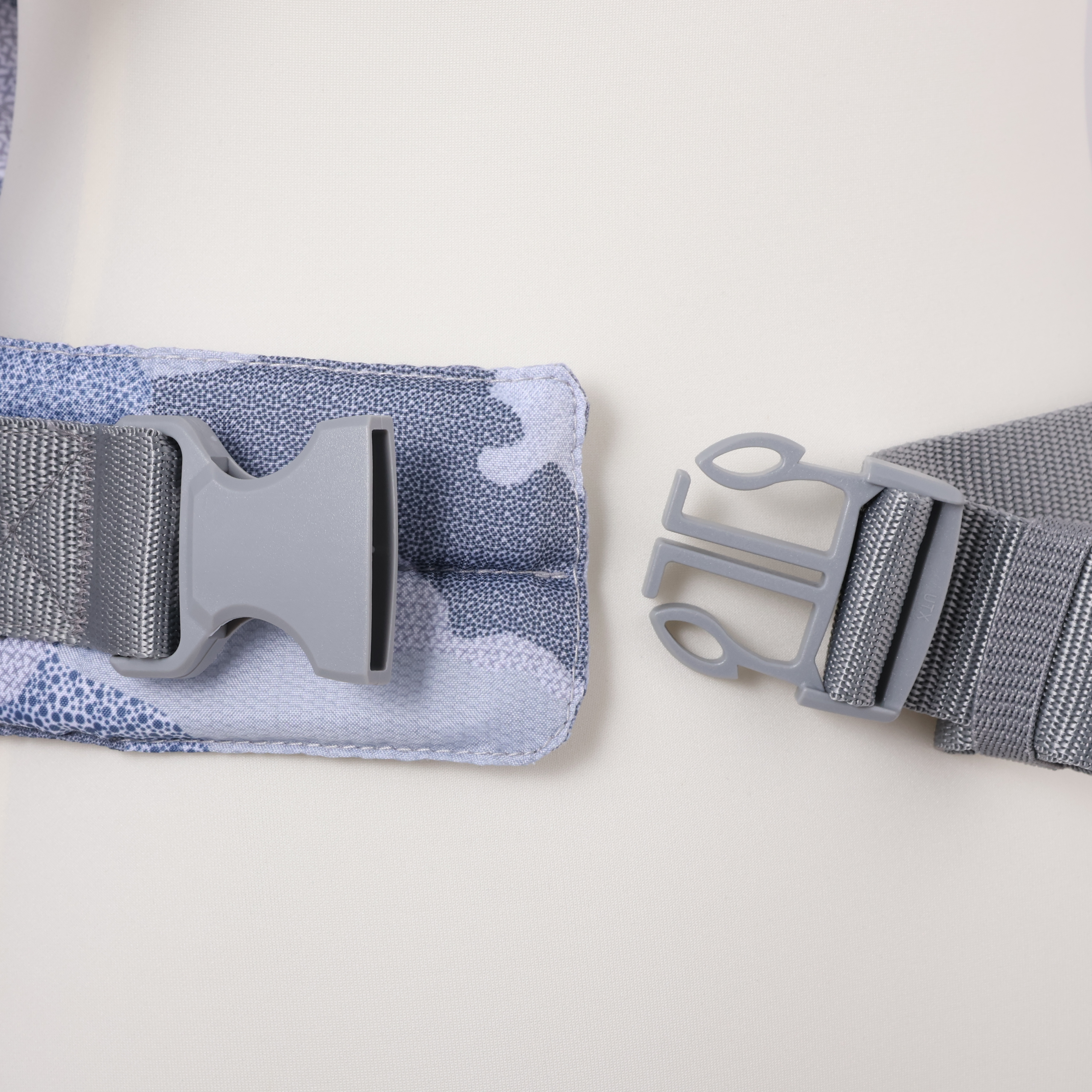  Flip 4-in-1 Convertible Carrier 7