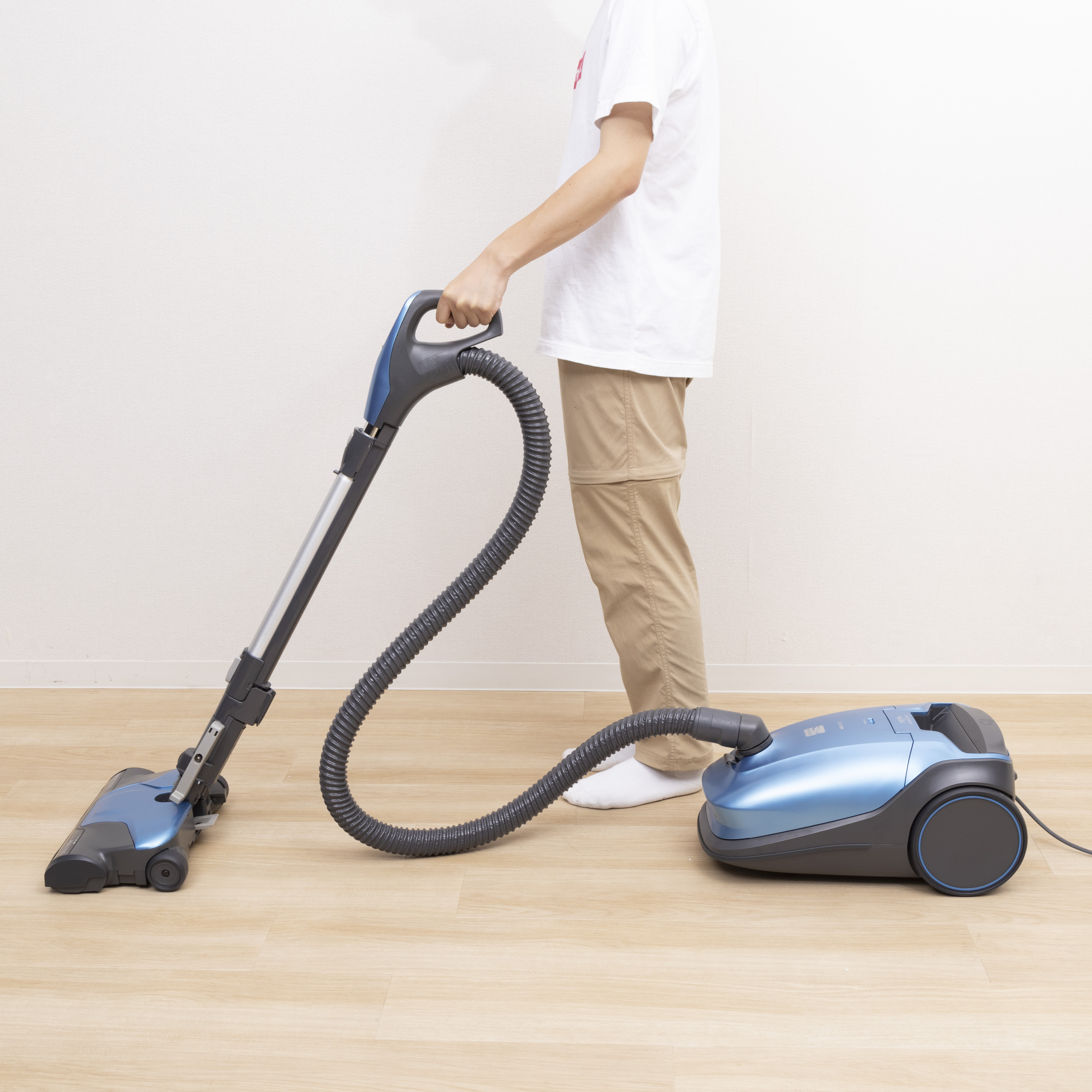 400 Series Bagged Canister Vacuum Cleaner 6