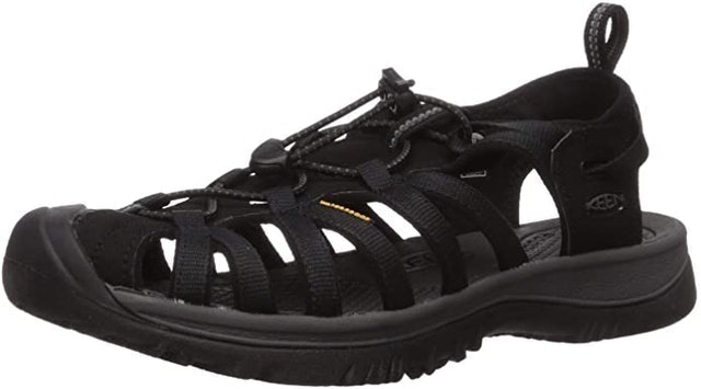 10 Best Water Shoes for the Beach in 2022 (Teva, Keen, and More) 1