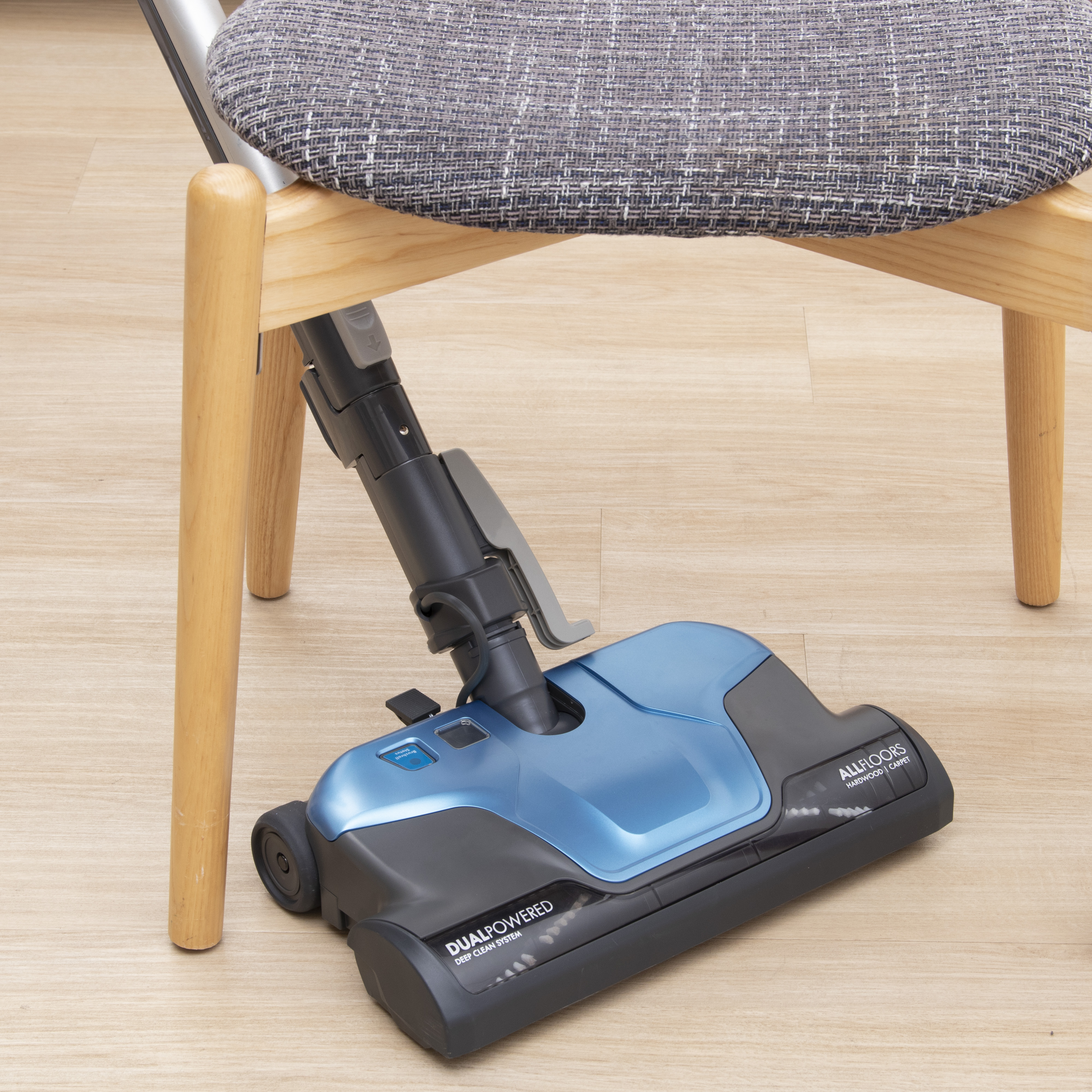 400 Series Bagged Canister Vacuum Cleaner 16
