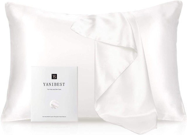 10 Best Silk Pillowcases in 2022 (Ravmix, Yanibest, and More) 4