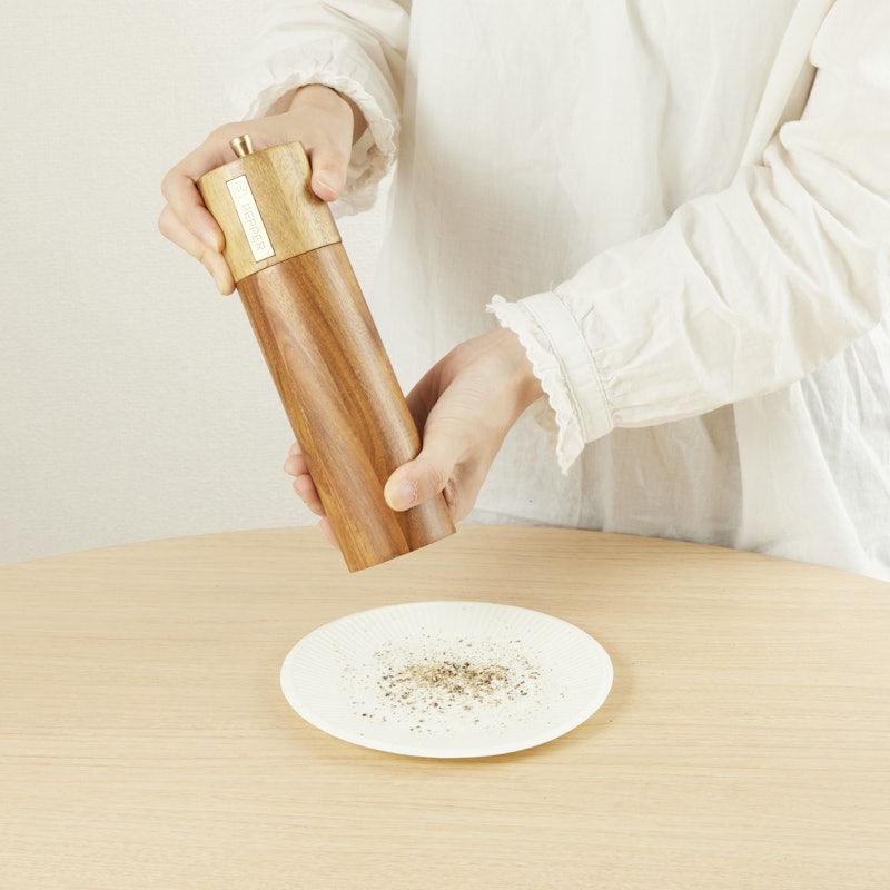 Wooden Salt and Pepper Grinder Set 9