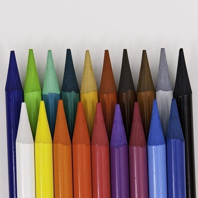 Derwent Studio Colored Pencils (72 Count) 3