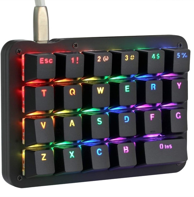 10 Best One-Handed Keyboards for Gaming in 2022 (Razer, Redragon, and More) 5