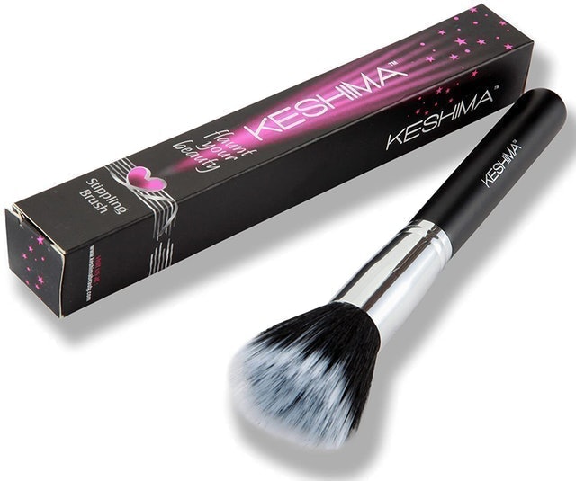 10 Best Foundation Brushes in 2022 (Makeup Artist-Reviewed) 5