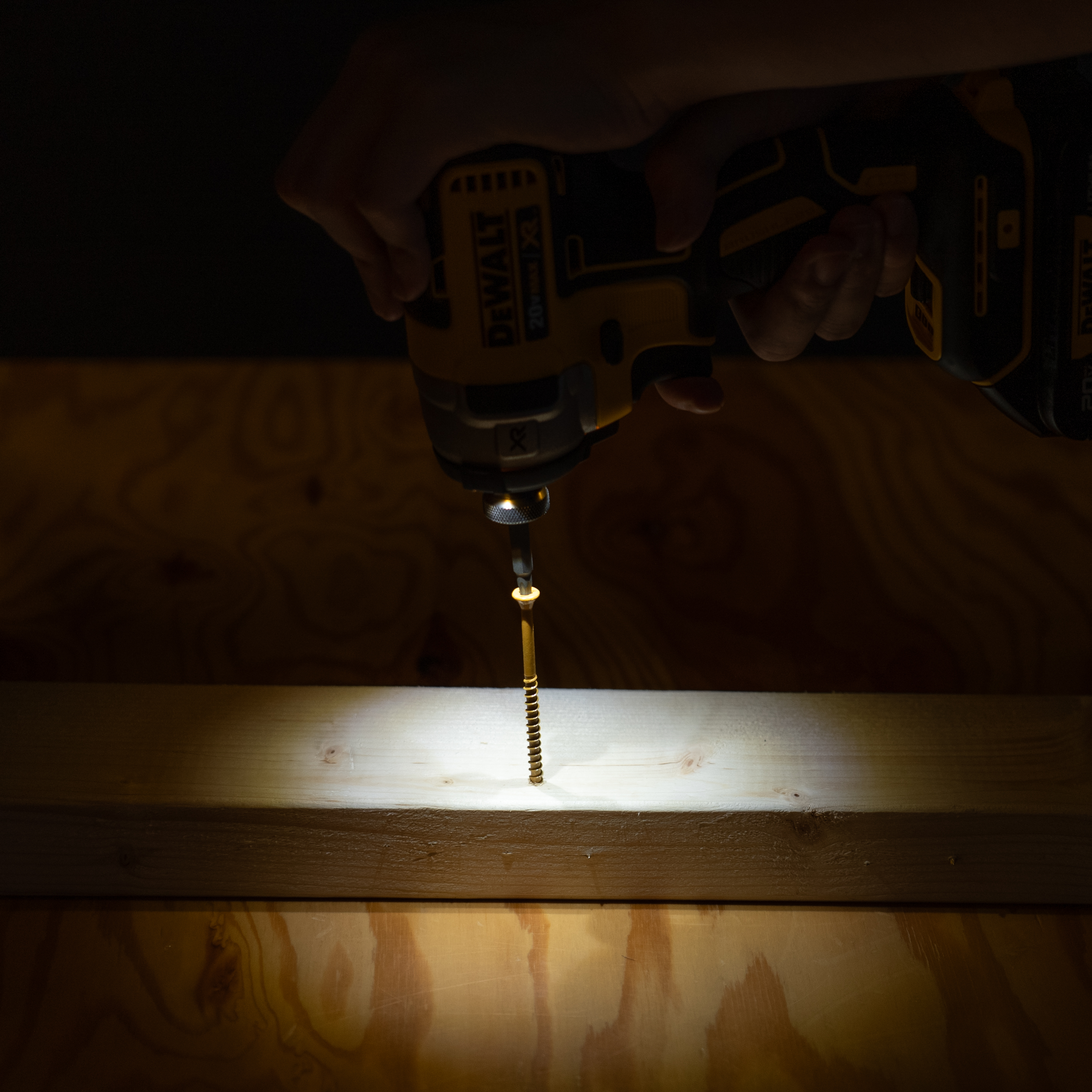 20V MAX XR Li-Ion Brushless 0.25" 3-Speed Impact Driver with DCB200C Battery Pack & Charger 7