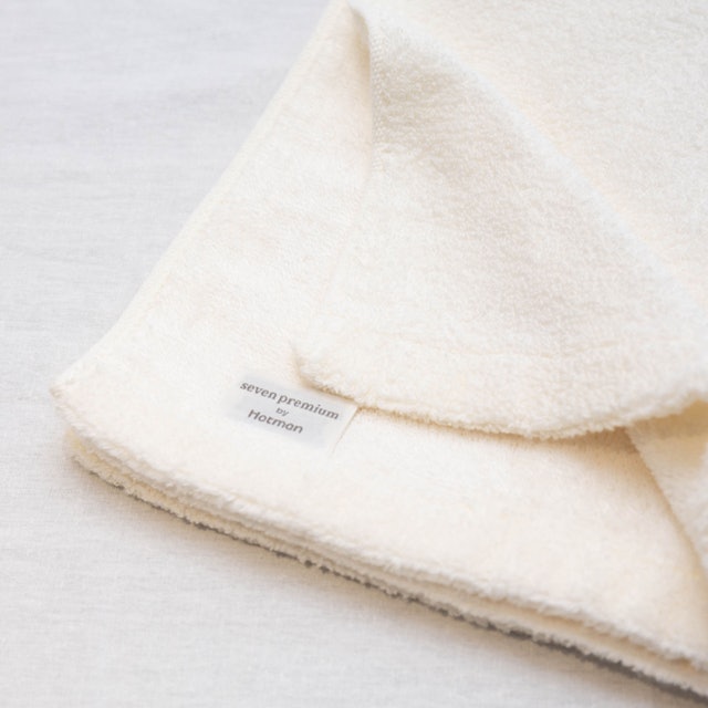 7-11 Seven Premium x Hotman One-Second Towel 1