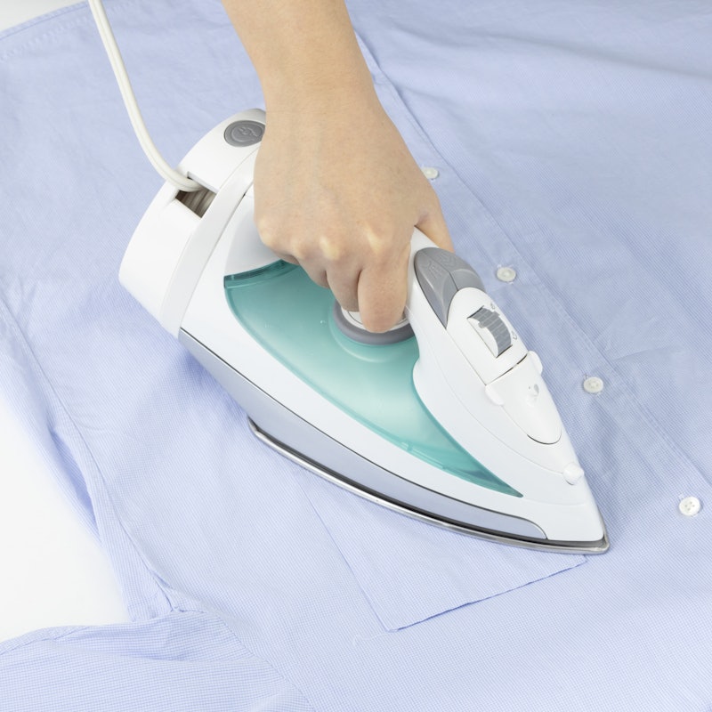Retractable Cord Iron 12