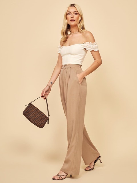 10 Best Women's Khaki Pants in 2022 (Uniqlo, H&M, and More) 3