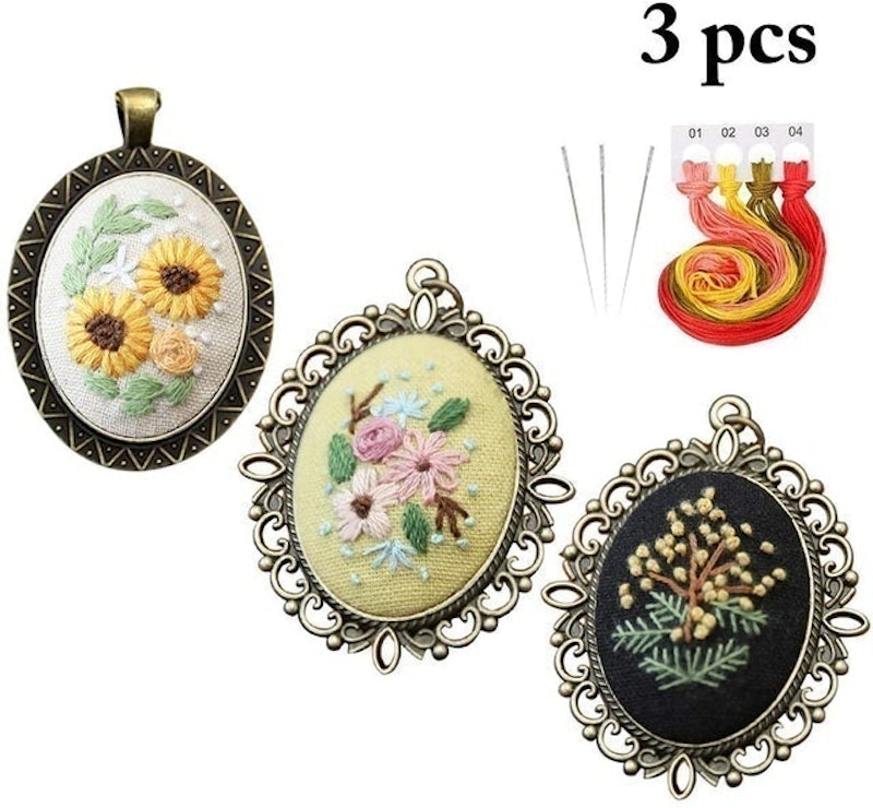 Embroidery Pendants Kit 1