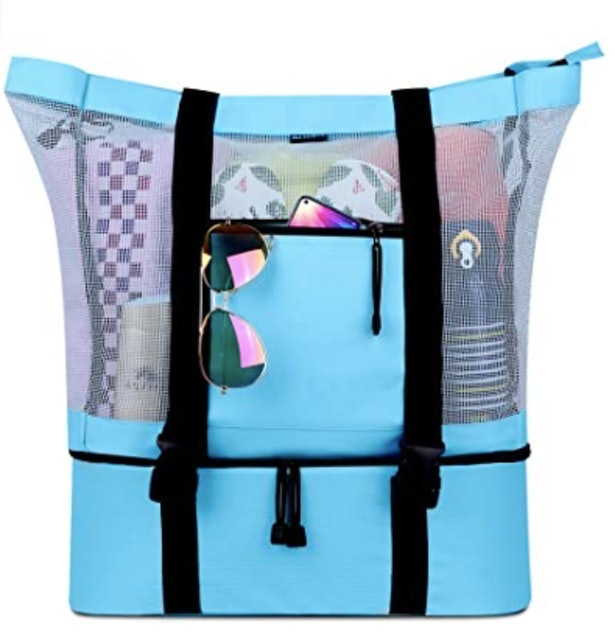 10 Best Beach Totes in 2022 (Hammacher Schlemmer, Mark & Graham, and More) 4