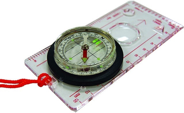 8 Best Hiking Compasses in 2022 (Suunto, Coghlan's, and More) 4