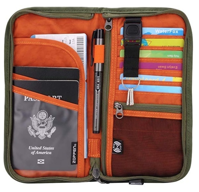 10 Best Travel Wallets in 2022 (Travelambo, Venture 4th, and More) 1