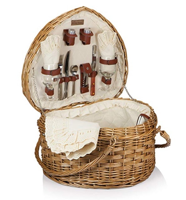 Heart Willow Picnic Basket 1