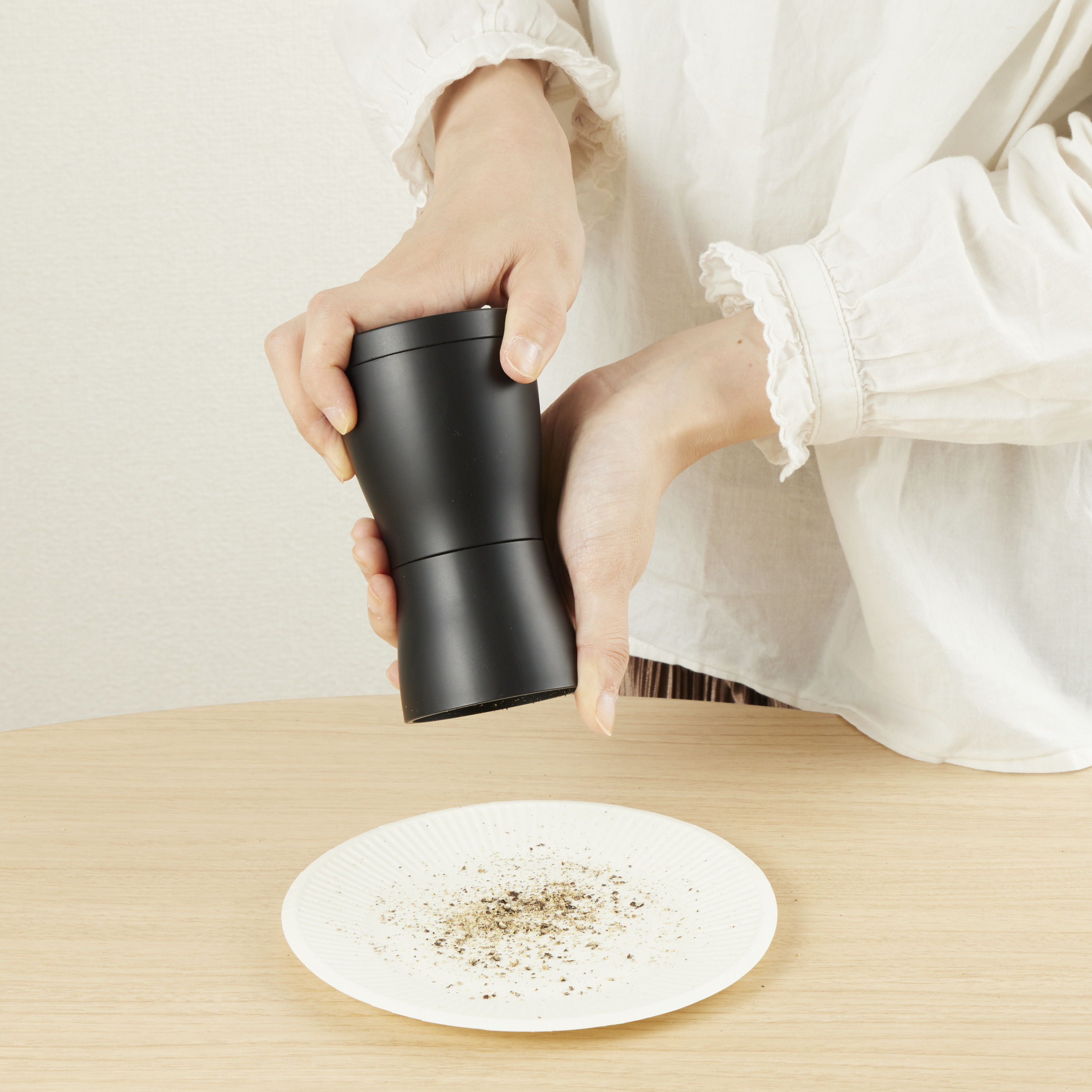 Twin Mill Salt and Pepper Grinder Set 7