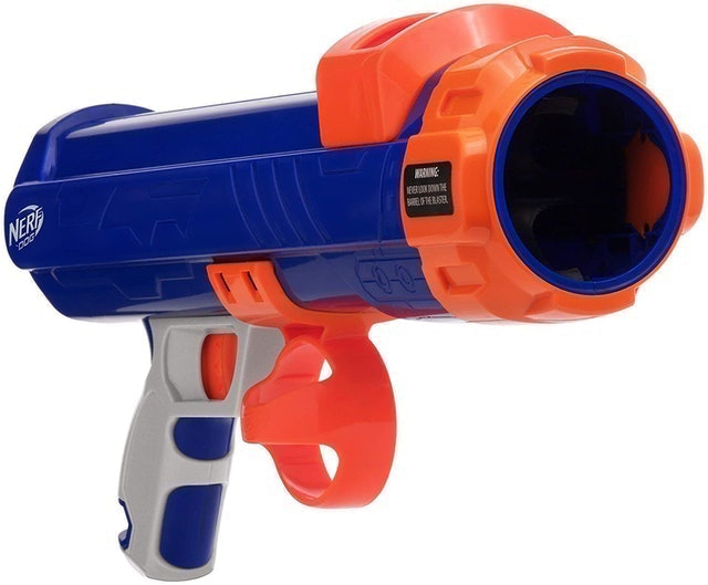 9 Best Ball Launchers for Dogs in 2022 (Nerf Dog, Chuckit!, and More) 1