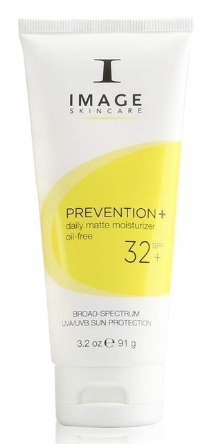 10 Best Moisturizers With SPF in 2022 (Dermatologist-Reviewed) 3